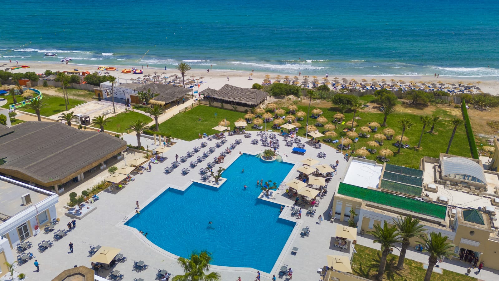 Pools & beach